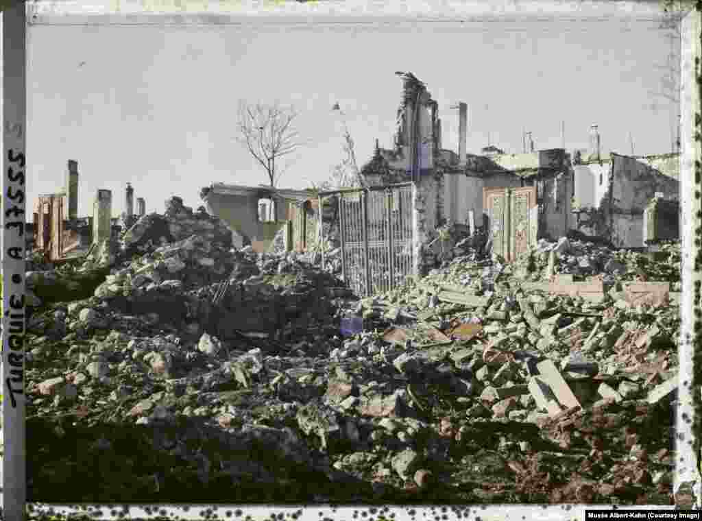 A photo of the &quot;Armenian quarter&quot; of today&#39;s Izmir (then known as Smyrna), which lay in ruins when an Archives of the Planet photographer visited&nbsp;the western Turkish city&nbsp;in 1922.&nbsp; Armenian and Greek areas of Izmir were destroyed by fire shortly after it was captured in September 1922 by Turkish forces in a closing chapter of the Greco-Turkish War.