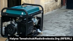 Критична інфраструктура в місті зараз живиться від генераторів (фото ілюстраційне)