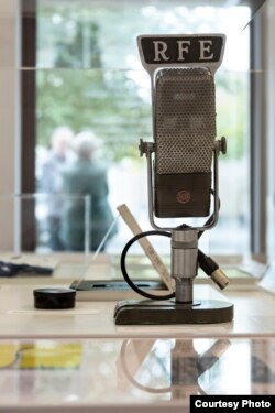 Один из микрофонов Радио Свободная Европа 1950-х. Фото предоставлено Мюнхенским городским музеем