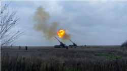 Cum luptă obuzierele „Pion”, cele mai mari și mai puternice piese de artilerie din armata ucraineană 
