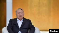 Бывший президент Казахстана Нурсултан Назарбаев на открытии новой мечети в Астане. Август 2022 года