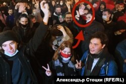  Една от фотосите, на които Стоцки е сниман на антиправителствен митинг в Москва. 