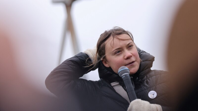Privedena Greta Tunberg tokom demonstracija u Oslu