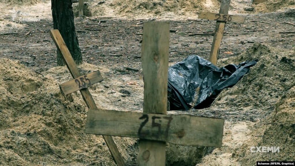 Хрести з могил загиблих тероборонівців