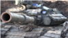 Tancuri vechi, în loc de tunuri, la Bahmut 