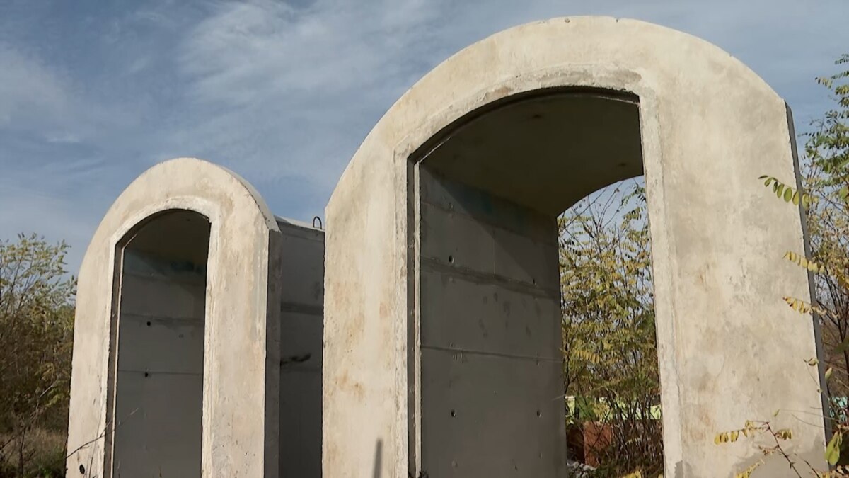 Demand For Private Bomb Shelters Grows In Ukraine demand-for-private-bomb-shelters-grows-in-ukraine