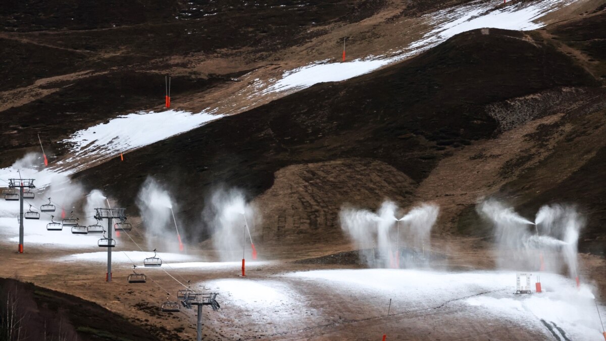 The skiers demanded that the FIS take measures in connection with climate change
