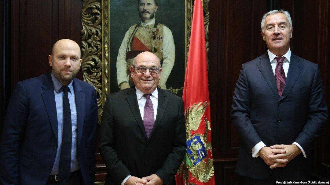 Specijalni izaslanik Ujedinjenog Kraljevstva za ZB Stjuart Pič, izaslanikom savezne Vlade Njemačke za zemlje Manuel Saracin i predsjednik Crne Gore Milo Đukanović