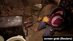 Ukrajinski par u skloništu na prvoj liniji