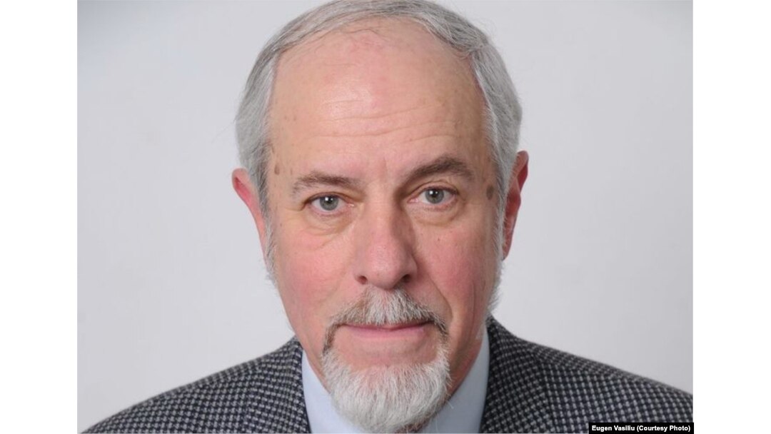 Juristul Eugen Vasiliu a elaborat Legea dreptului de autor, votată în Parlamentul României ca Legea 8/1996. El a fost director general al Agenției Române pentru Protejarea Drepturilor de Autor între 1992-1996, apoi senator. Între 2000-2010 a fost director gen. adj. al Oficiului Român pentru Drepturile de Autor.