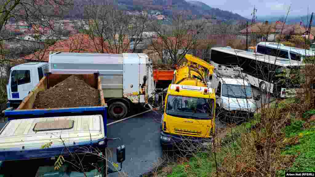 Autoritetet në Kosovë kanë thënë se Dejan Pantiq ka organizuar &quot;sulmin terrorist&quot; të 6 dhjetorit ndaj zyrave të Komisionit Qendror të Zgjedhjeve në Mitrovicë të Veriut dhe në Zubin Potok.&nbsp;