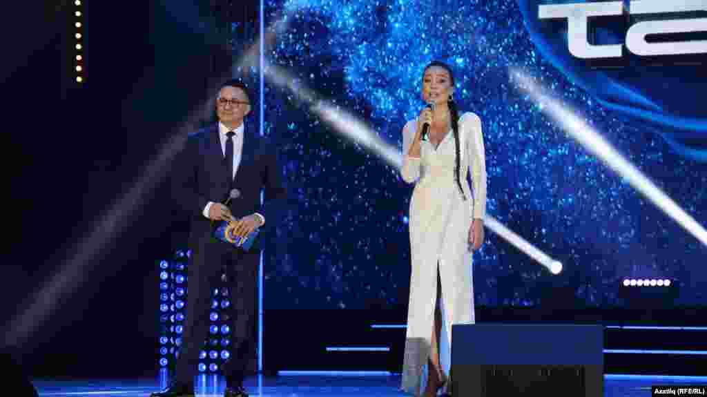 Алып баручылар Искәндәр Хәйруллин һәм Гөлназ Сәфәрова