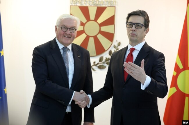 Presidenti i Gjermanisë, Frank-Walter Steinmeier, dhe presidenti maqedonas, Stevo Pendarovskin, Shkup, 29 nëntor 2022.