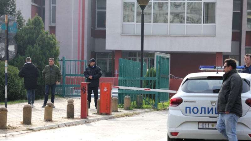 Нови дојави за бомби во 33 училишта во Скопје 
