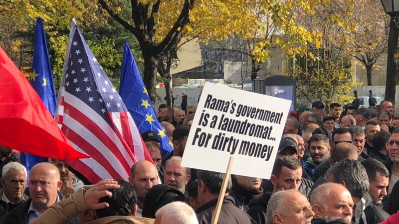 Protesta e opozitës shqiptare