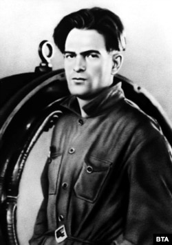  Никола Вапцаров 