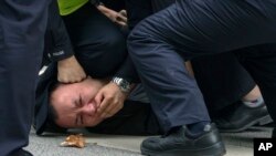 Poliția chineză a arestat zeci de persoane în timpul protestelor, Beijing, 27 noiembrie 2022 