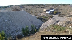 Засыпанная строительным мусором Лабораторная балка в Севастополе, архивное фото
