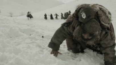 Костюм киген әдемі қыздар