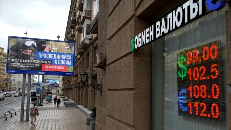 Putin i-a obligat pe unii exportatori să vândă încasările în valută