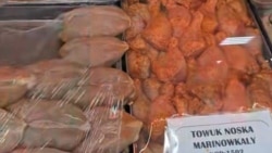 Diňle: Ýaşaýjylar arzan etiň 'bilkastdan porsadylýandygyny' aýdýarlar