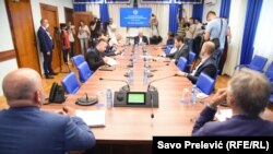 Sastanak je održan u cilju postizanja dogovora za prevazilaženje političke krize koja je kulminirala nakon što su lideri Demokratskog fronta napustili parlament, poručivši da premijer Zdravko Krivokapić nema njihovu podršku, Podgorica, 24. jun 