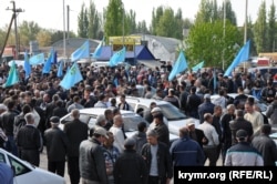 Кримські татари на пункті пропуску «Турецький вал», 3 травня 2014 року