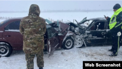 Алматы – Өскемен тас жолында болған жол апаты. taldykorganec.insta_ Инстаграм парақшасынан алынған скриншот. 10 желтоқсан 2025