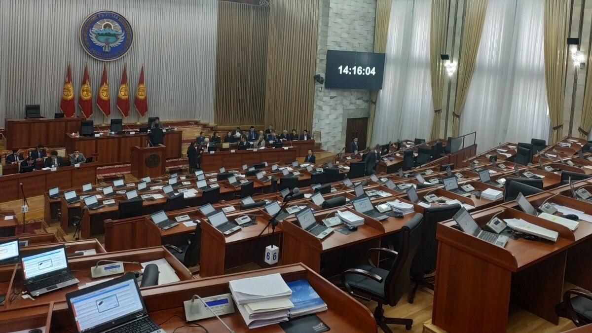 Ответственность парламента. Бакиев Жогорку Кенеш. Жогорку Кенеш бул. Жогорку Кенеш коридор. Жогорку Кенеш прикол.