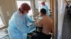 Представитель Кремля одобрил обязательную вакцинацию в регионах