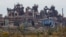 Вид на разрушенный металлургический комбинат «Азовсталь» в оккупированном Россией Мариуполе, 29 октября 2022 года