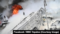 Ликвидация пожара вследствие российского обстрела объекта энергетики в Ровенской области