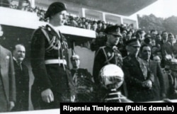 Finala primei ediții a Cupei României, organizată la București, în 1934. Ripensia a câștigat în fața Universității Cluj cu 5-0. La meci a fost prezent și Regele Mihai.