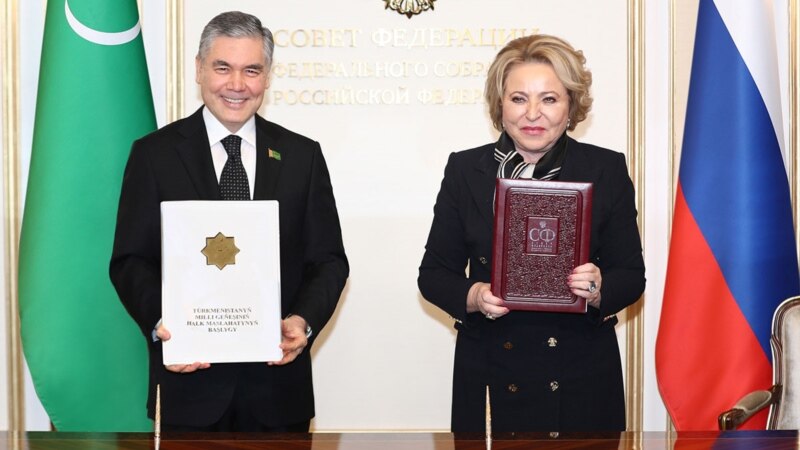 Gurbanguly Berdimuhamedow rus mejlisinde çykyş edip, rus diliniň Türkmenistanda sylanýandygyny aýtdy