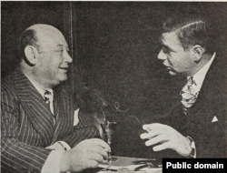 Борис Моррос и президент Карнеги-холл Милтон Бергерман обсуждают замысел будущего фильма. Май 1945 года