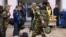 Мужчины у пункта предварительного сбора граждан, Ростовская область, Батайск, 26 сентября 2022