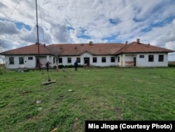 Napuštena zgrada u rumunskom selu Teremia Mare na granici sa tadašnjom Jugoslavijom. Zgrada je bila mjesto gdje su graničari ispitivali, mučili i tukli bjegunce koje su uhvatili.