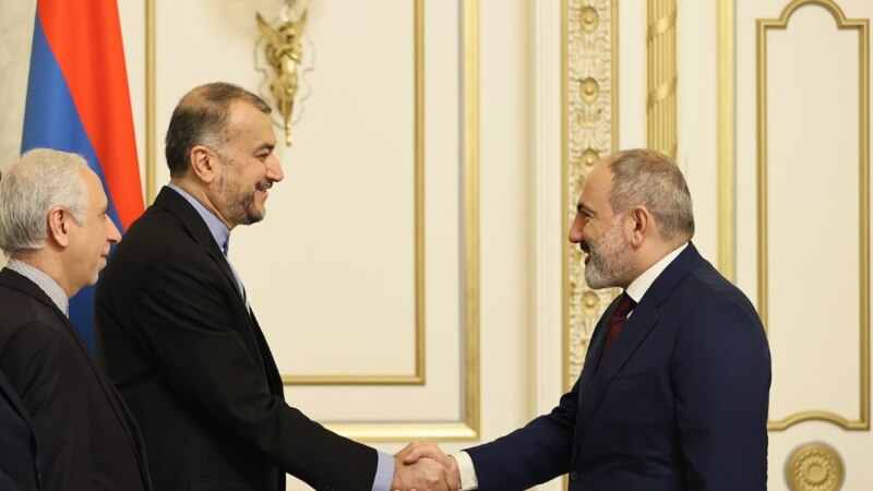 Премьер-министр Армении принял главу МИД Ирана