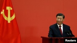 Kineski predsednik Si Đinping na konferenciji za novinare nakon završetka 20. Nacionalnog kongresa Komunističke parzije na kom je potvrđen njegov treći mandat na funkciji generalnog sekretara stranke, Peking, 23. oktobar 2022. 