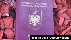 Pasaporta shqiptare.