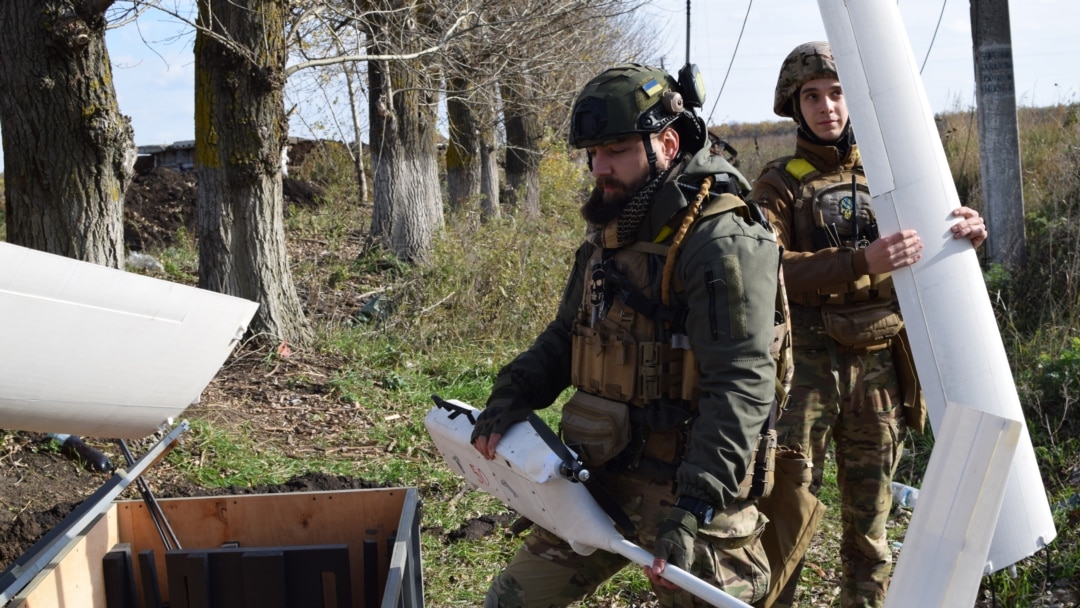 Дәретханадағы кискасына тампонды жабыстырады