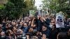 შირაზში მეჩეთზე თავდასხმისას დაღუპული პირის დაკრძალვა, ირანი 