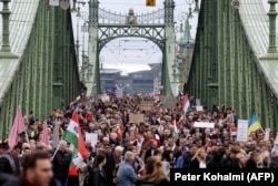  Протестиращи в Будапеща на 23 октомври 