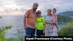Семья Пчелинцевых после отъезда из России, в Казахстане
