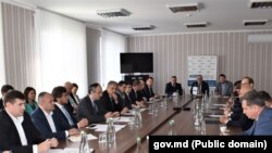 مالدوا په اړه ناسته، انځور - ارشيف