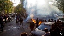 اعتراضات سراسری در ایران از ۲۶ شهریور پس از جان باختن مهسا امینی در بازداشت گشت ارشاد ادامه یافته است