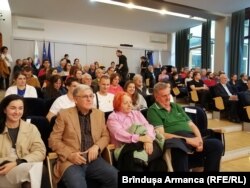 Public numeros la conferința lui Wolton de la Timișoara, întâlnire moderată de Mircea Mihăieș și Cristian Pătrășconiu