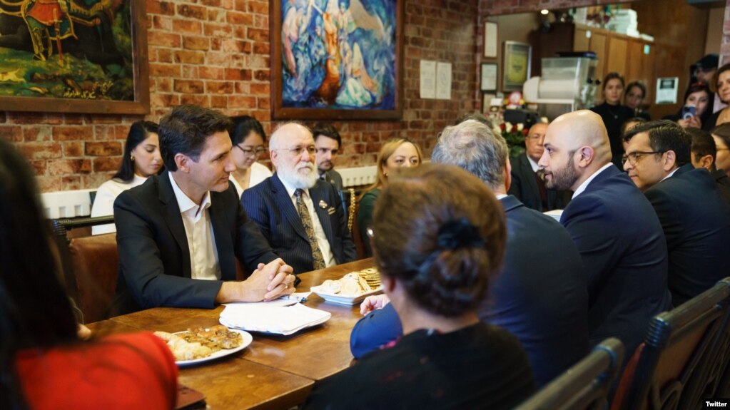 جاستین ترودو در دیدار با شماری از شهروندان ایرانی-کانادایی (عکس از حساب کاربری نخست وزیر کانادا در توئیتر)