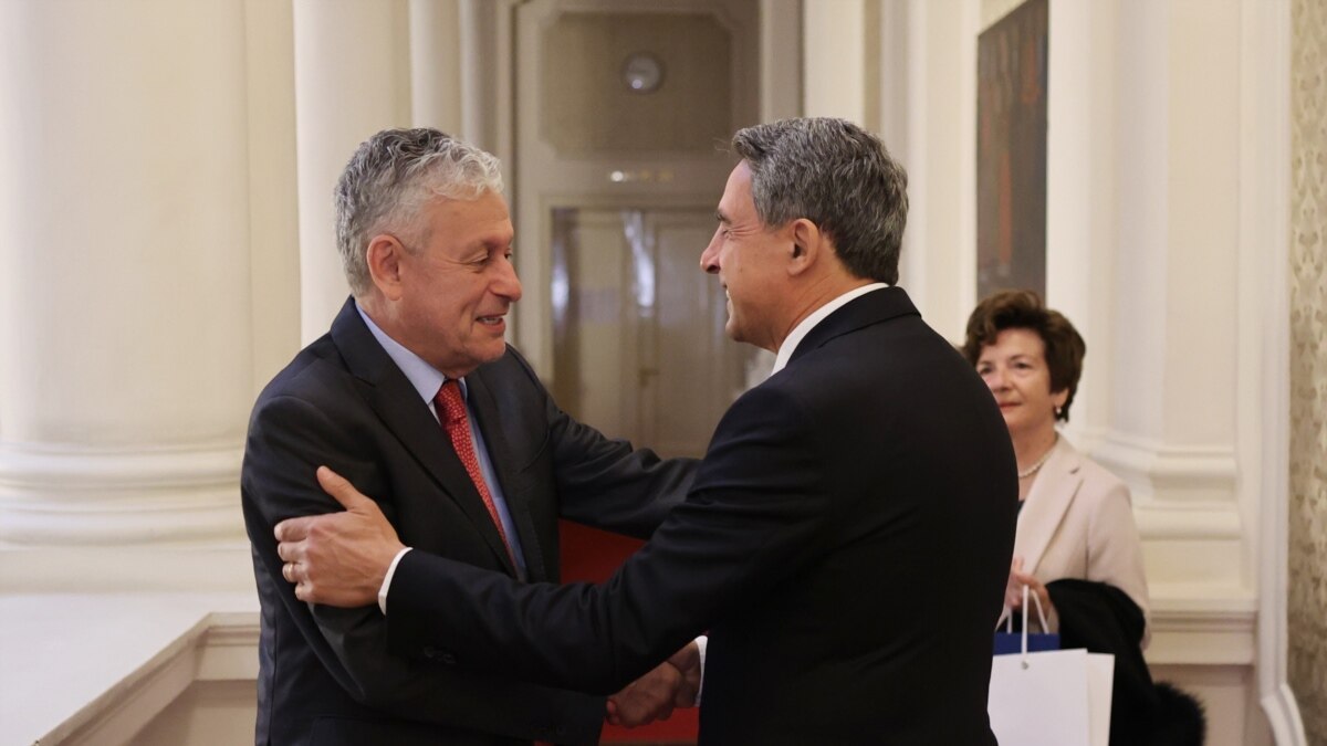 В събота сутрин започнаха преговорите между сформираната от ГЕРБ-СДС контактна