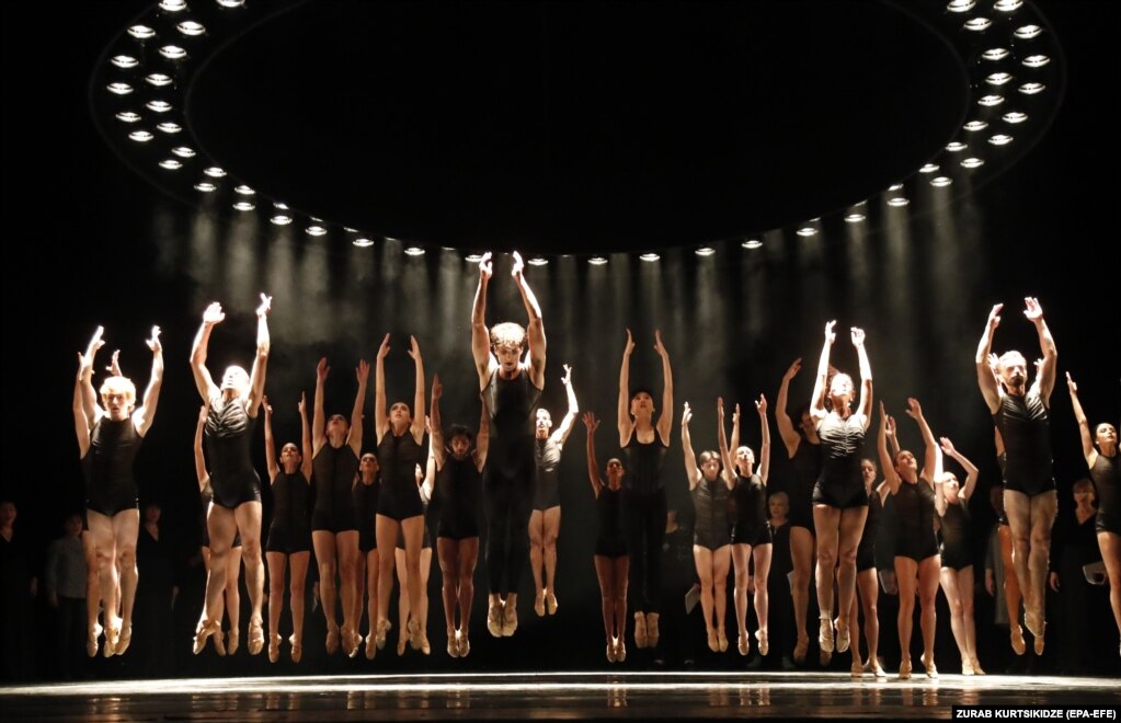 Artistët nga Teatri Kombëtar i Operas dhe Baletit në Tbilisi performojnë në kryeqytetin gjeorgjian. &nbsp;